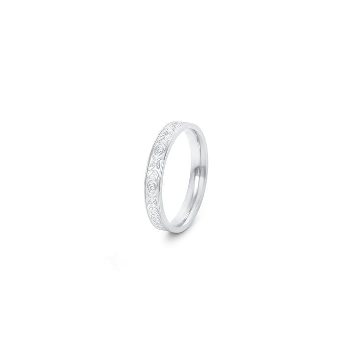 Silberner Ring mit Design