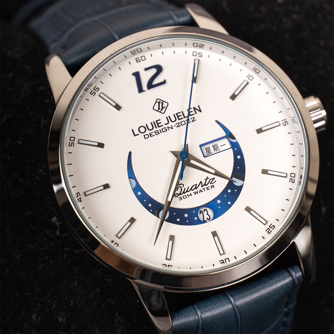 Elegante Uhr mit Mondphase