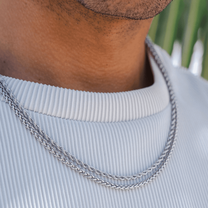 Silberne Kette mit Geflecht