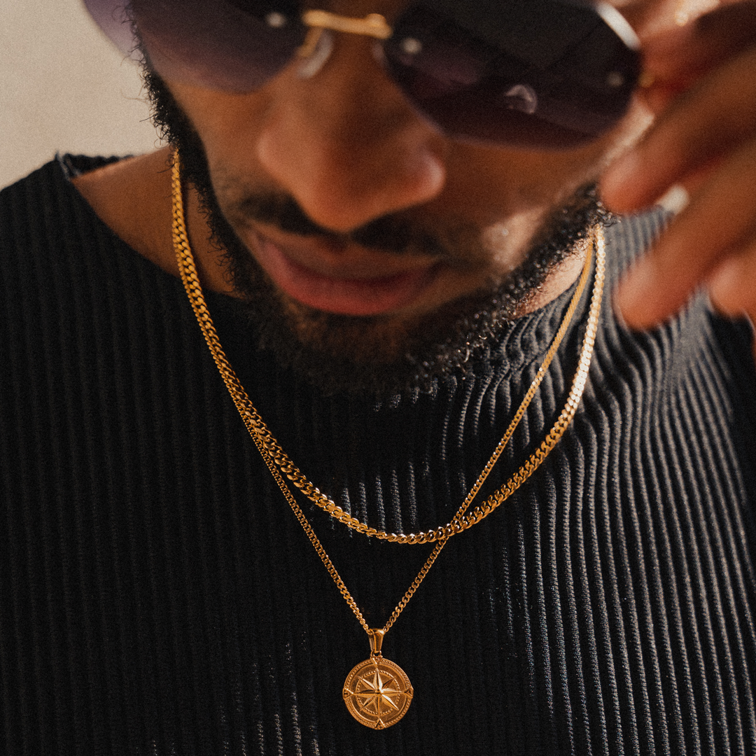 Goldene Curb-Kette