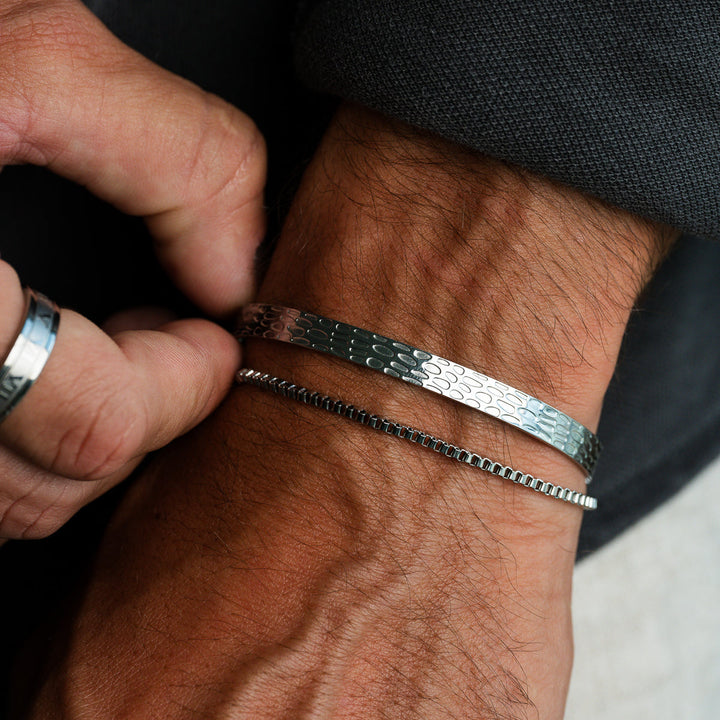 Silbernes Verstellbares Armband mit Struktur