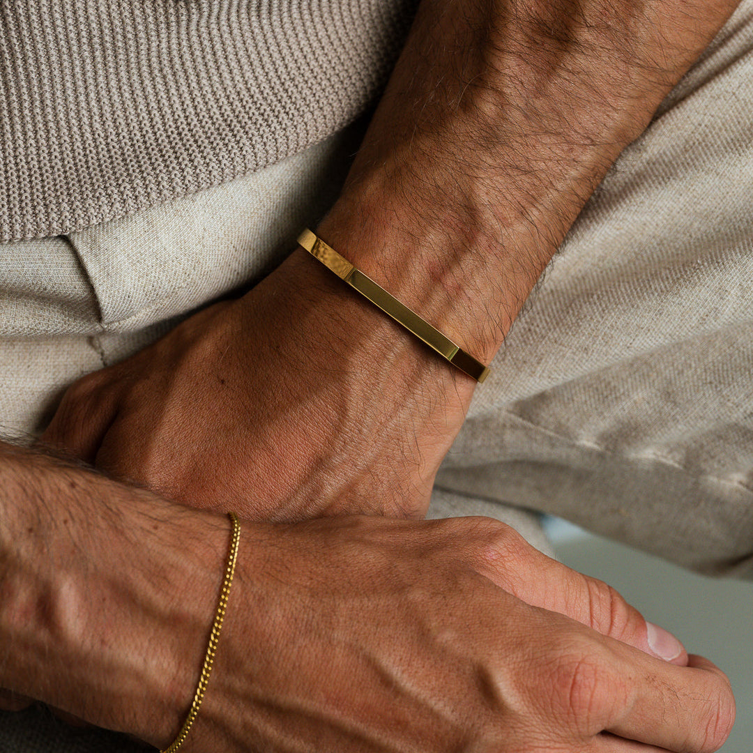 Goldarmband mit Siegel
