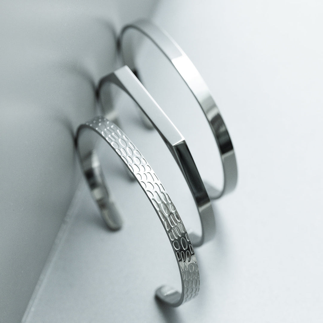 Silbernes Armband mit Stempel