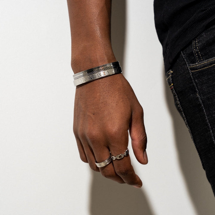 Silbernes Armband mit Römischen Zahlen