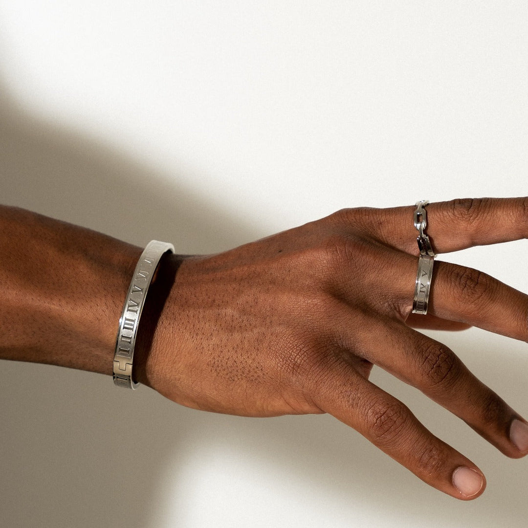 Silbernes Armband mit Römischen Zahlen
