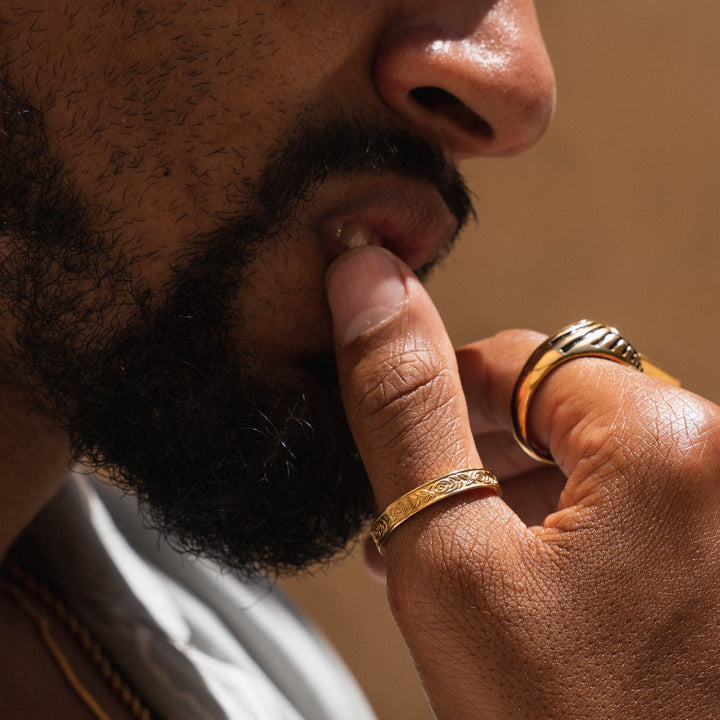 Goldring mit Details